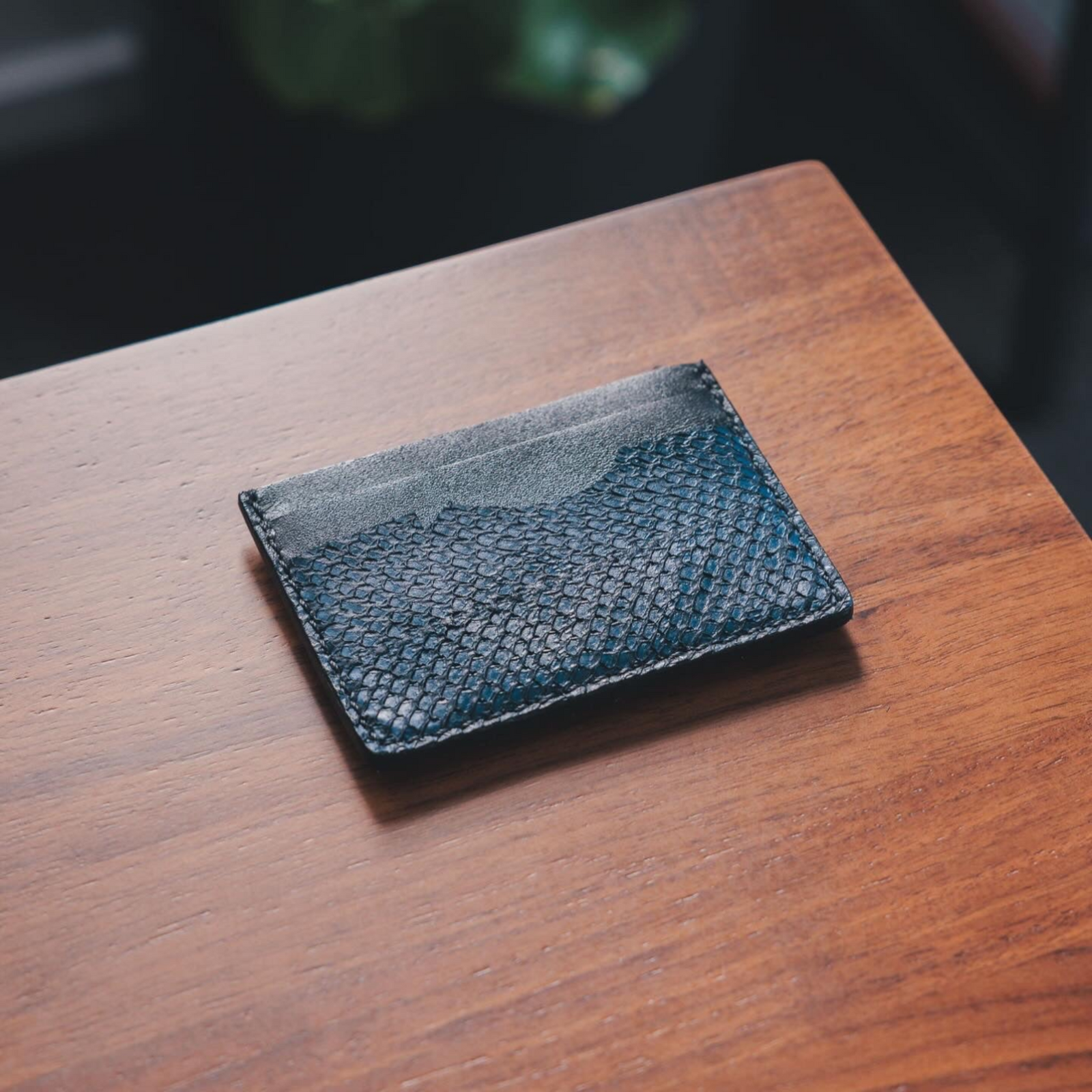 fish leather skin wallet men's sustainable slim minimalistic